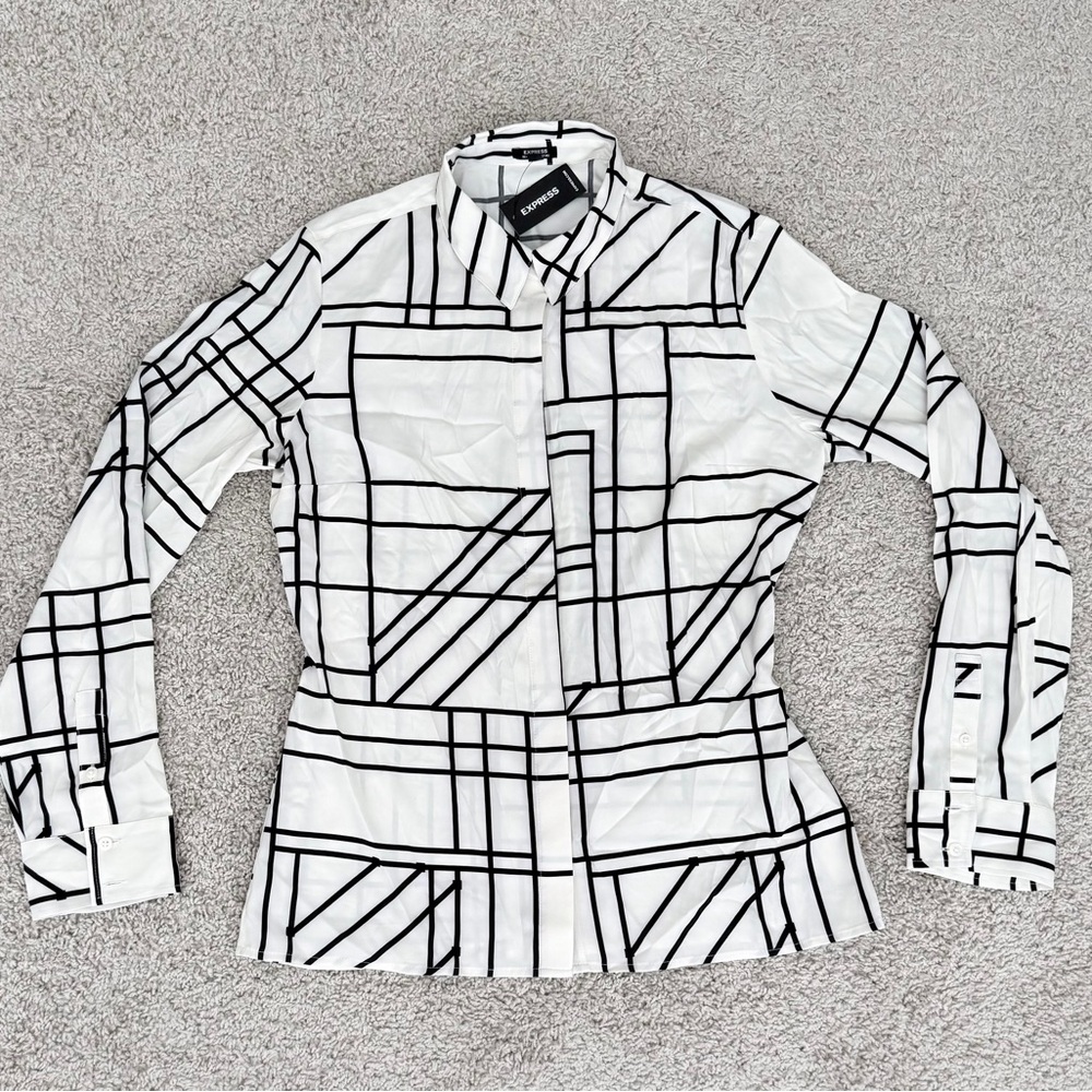 🖤NWT Express Geometric Button Down Blouse Size S… - image 2